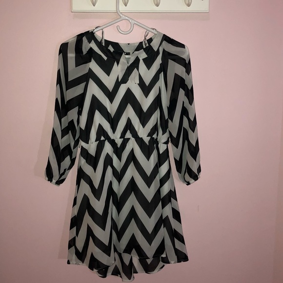 Black and White chevron dress - Picture 2 of 2